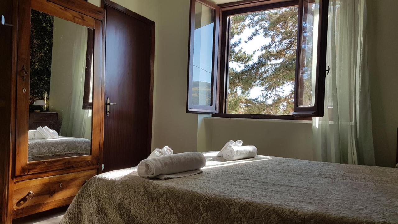 Adonis Hotel Castelvecchio Calvisio Bagian luar foto